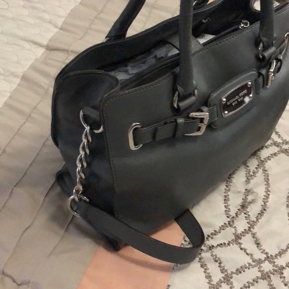 Gently used michael kors handbag - Picture 5 of 6